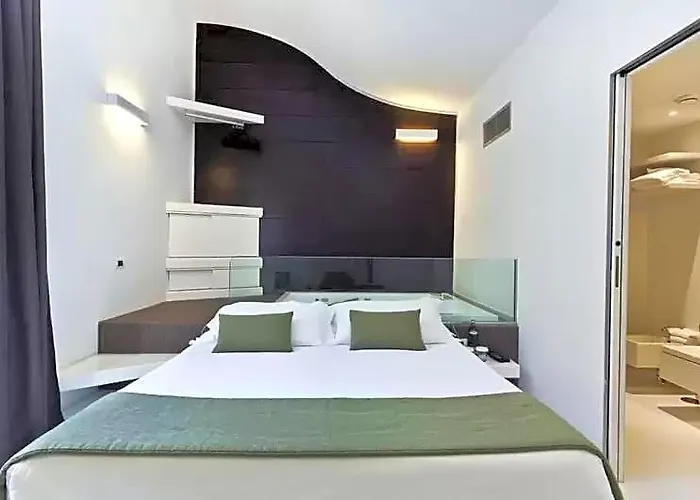 בית הארחה Navona 3*
